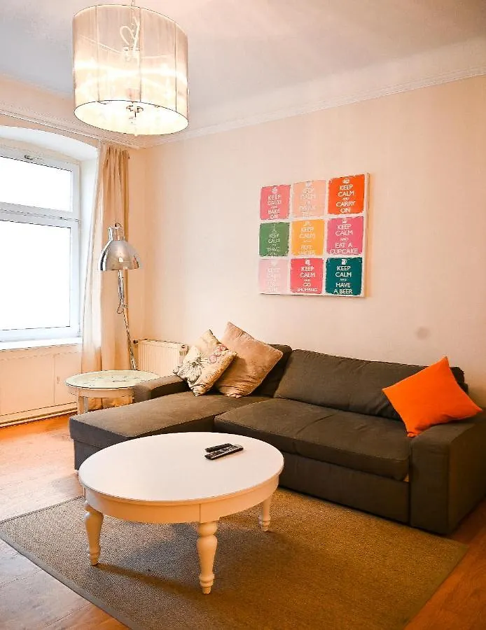 Bright Apartment Schoenbrunn Palace Vienna