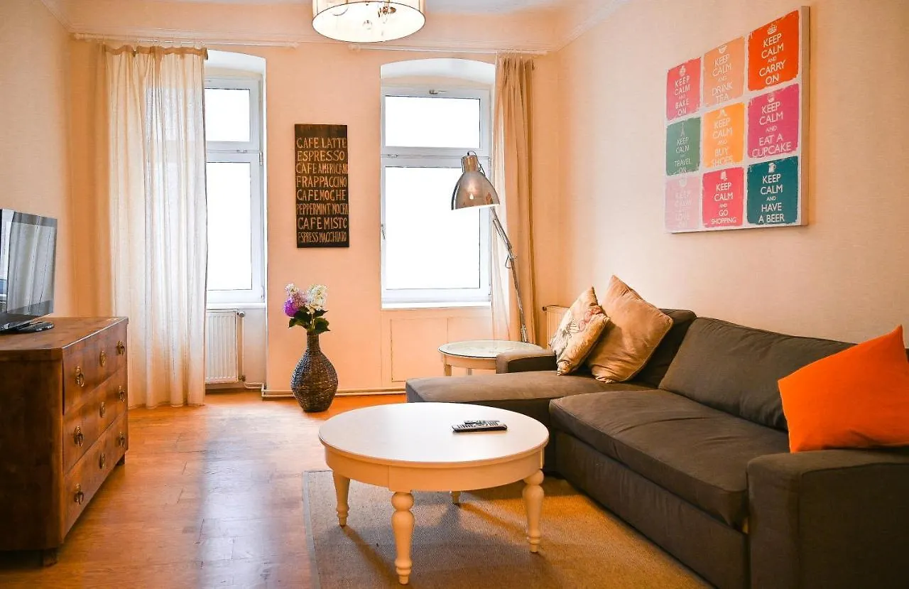 Bright Apartment Schoenbrunn Palace Vienna
