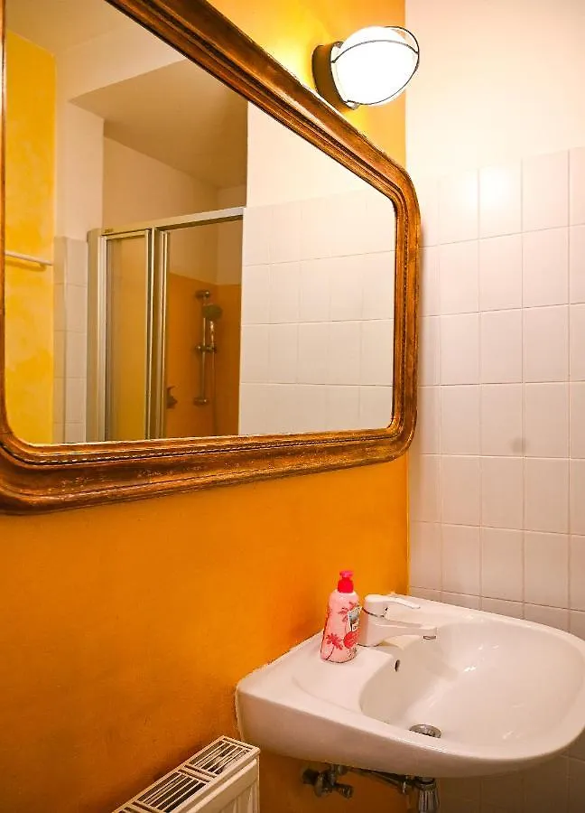 Bright Apartment Schoenbrunn Palace Vienna