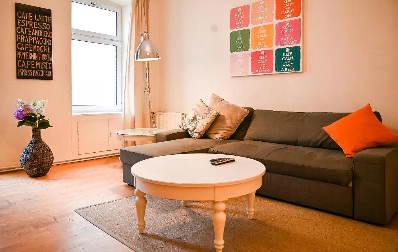 Bright Apartment Schoenbrunn Palace Vienna
